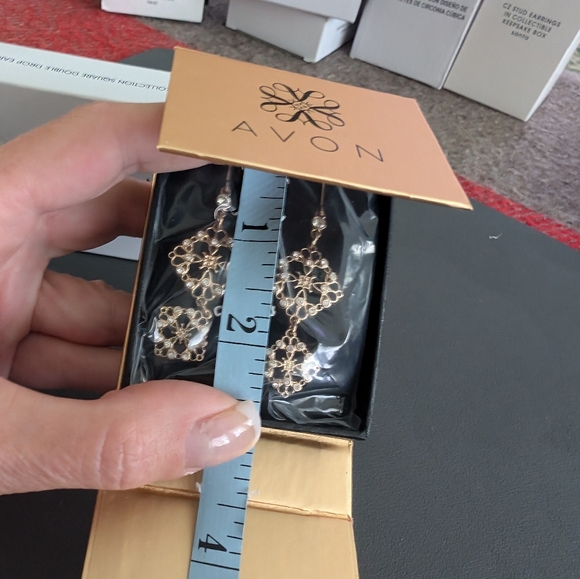 NIB Avon Signature Collection Square Double Drop Earrings - Picture 5 of 5
